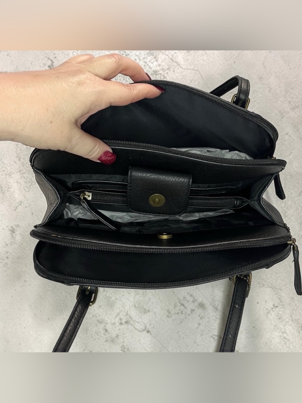 Bueno Leather Handbag EUC - Picture 5 of 7